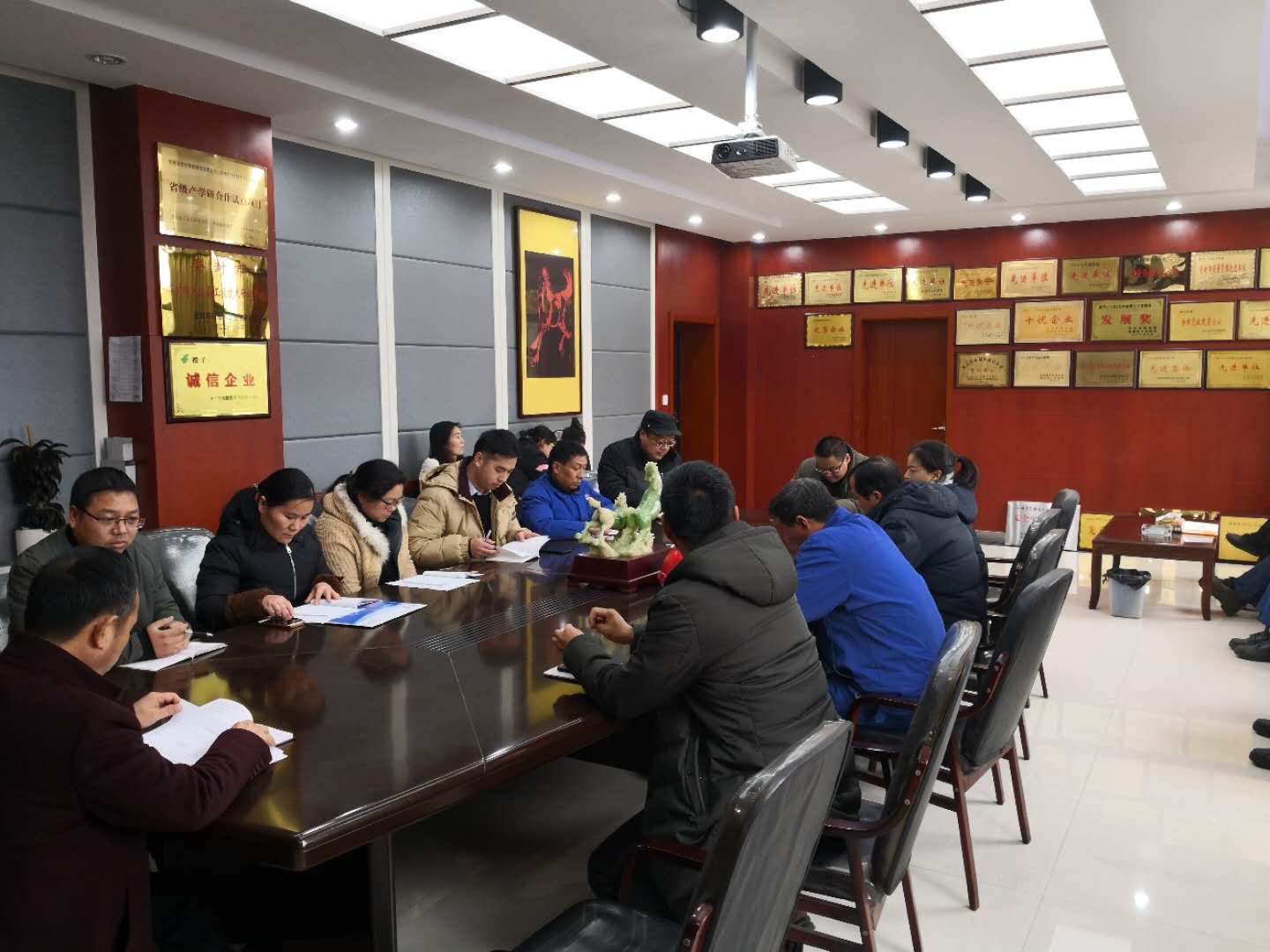 煤礦帶式輸送機生產(chǎn)進度會議.jpg