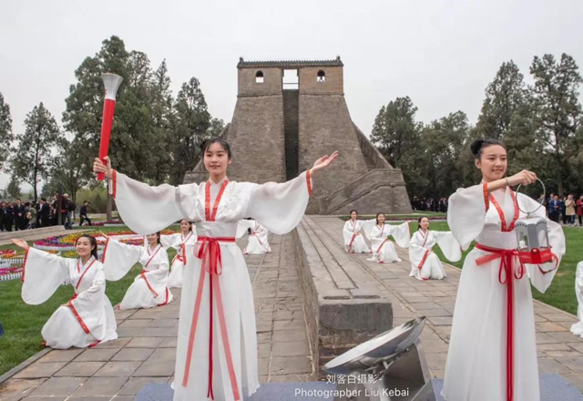 今天的告成觀星臺，一場火炬?zhèn)鬟f燃遍全國！