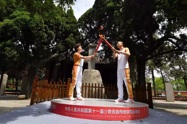 今天的告成觀星臺，一場火炬?zhèn)鬟f燃遍全國！